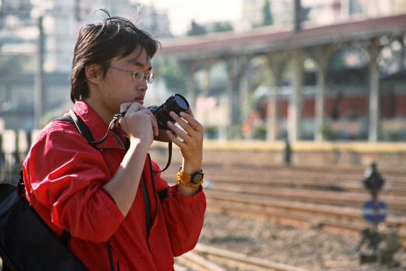 台灣鐵路旅遊攝影台中火車站月台旅客2002年之前攝影照片67